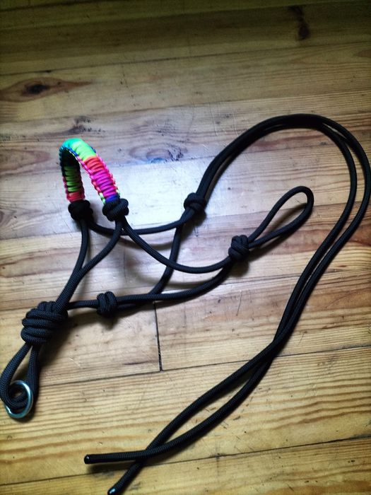 Недовуздки для коней, корів, кіз.