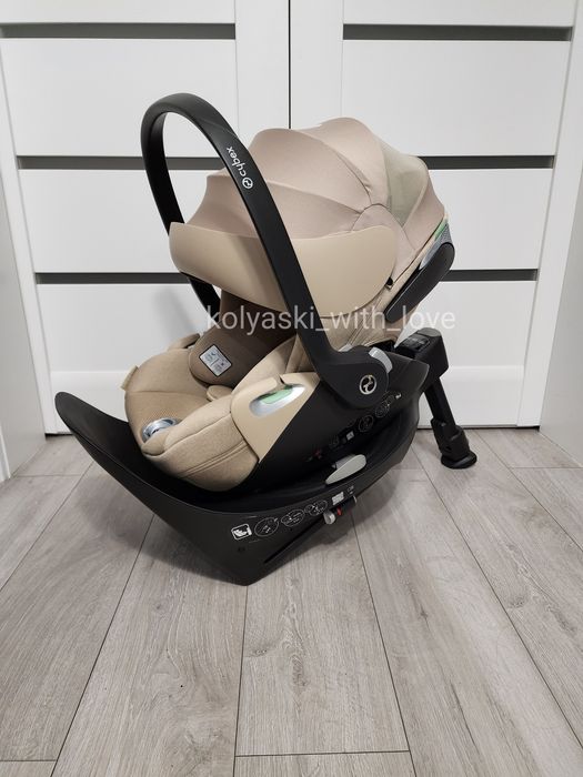 Розкладне автокрісло Cybex Cloud T plus i-size Cozy beige Сайбекс бежеве