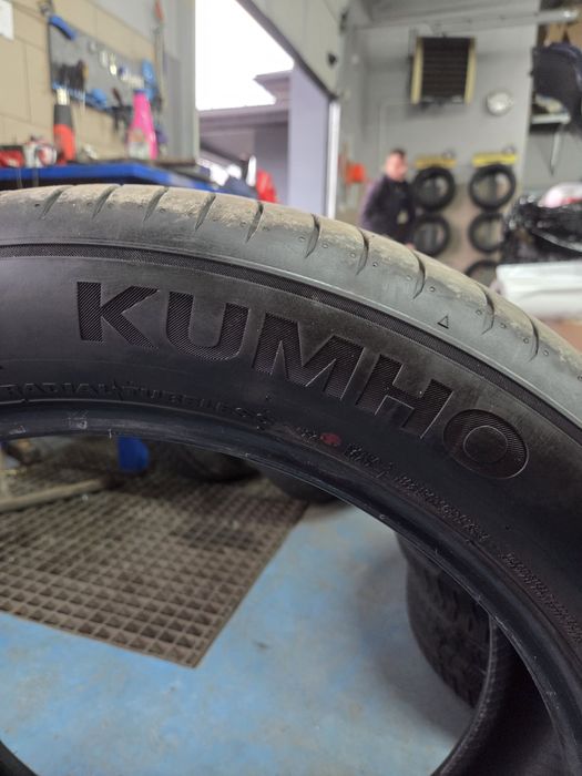 Opony letnie Kumho Ecsta 235/50 R19 Komplet 4 sztuki.