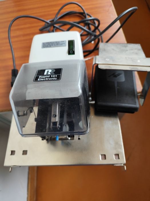 Agrafador eléctrico RAPID 101. Eletrónic