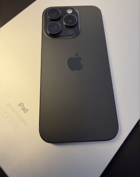 Iphone 15 pro 256 bateria 100 %