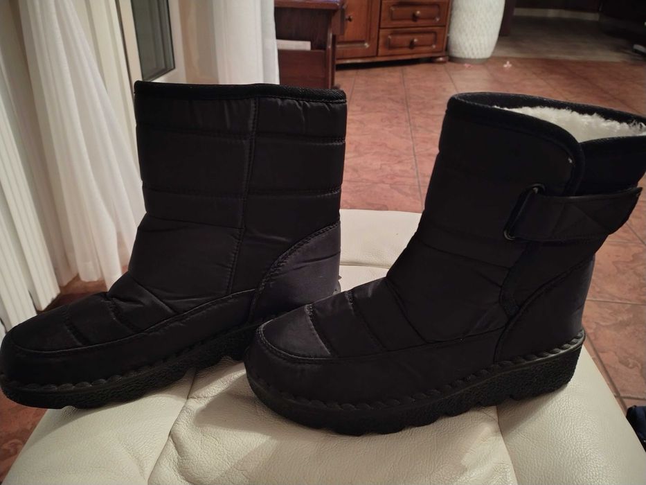 Nowe czarne kozaki, śniegowce 36