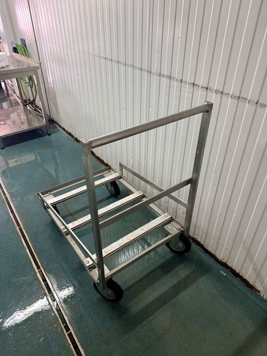 Carrinho de transporte em inox