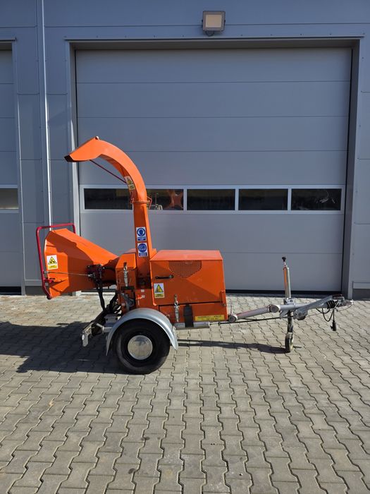 Rozdrabniacz do gałęzi / rębak WYNAJEM