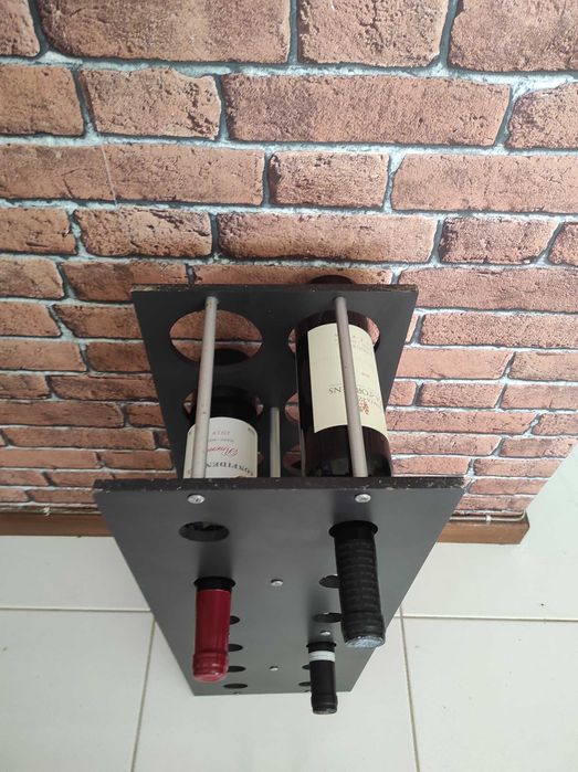 Garrafeira de chão , para 12 garrafas