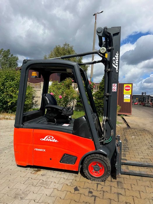 wózek widłowy elektryczny LINDE E16 1600kg Triplex 5.40m bateria 2023' rok przebieg tylko 9400mtg