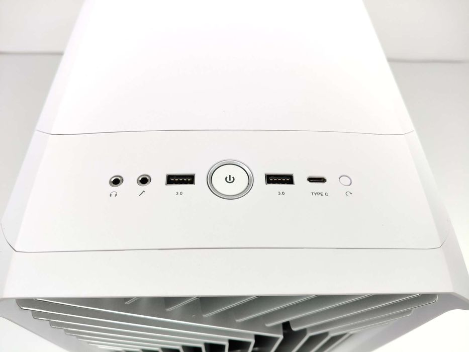 Fractal Design Torrent White TG Clear Tint (model FD‑C‑TOR1A‑03)