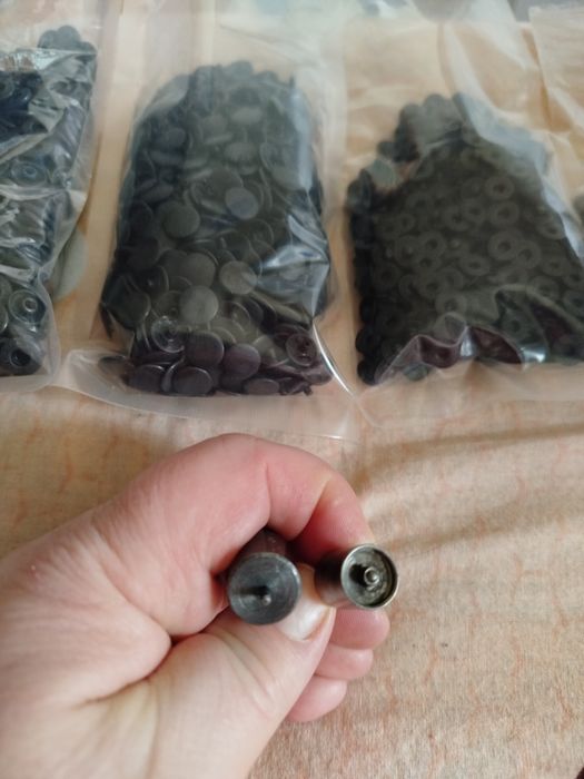 Продам матрицы для установки кнопок,кнопки для одежды