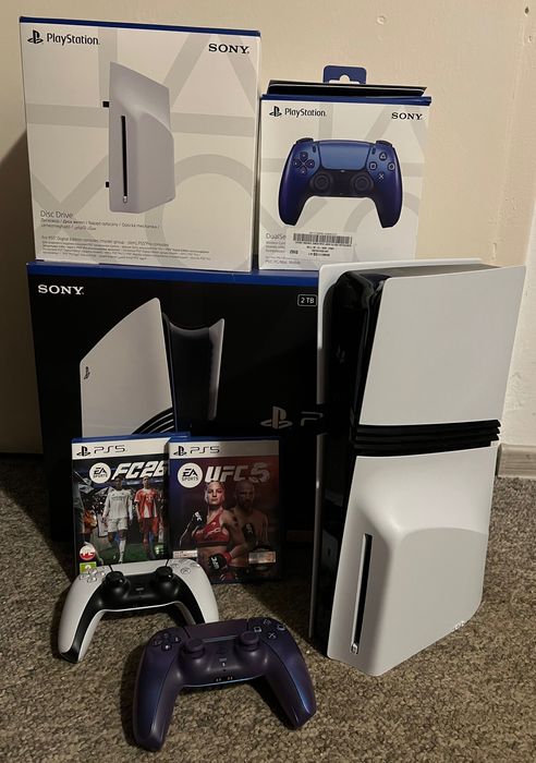 PlayStation 5 Pro + napęd dysków + 2 pady + FC 26 + UFC 5 | stan 10/10