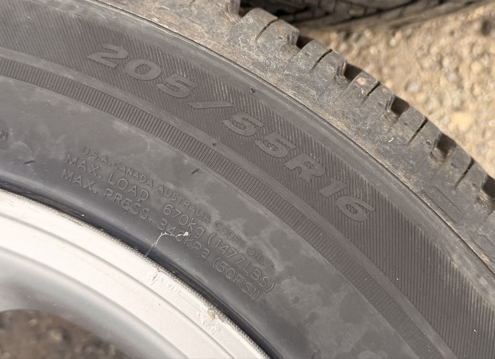 Диски Honda Civic 8 UFO R16 5x114.3 dia 64.1 з резиною