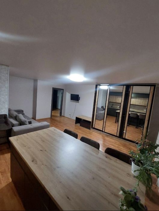 81м2 Продаж гарної 3 кім квартири Автономка