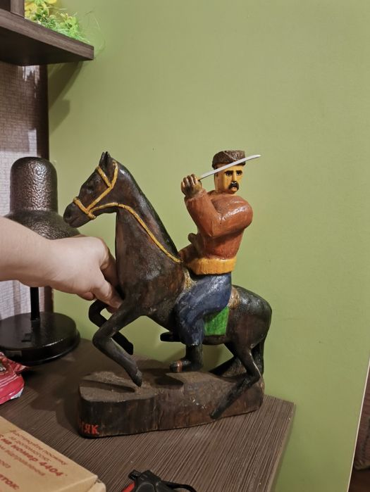 Козаки/Статуетки/ різьблені ручної  роботи з дерева