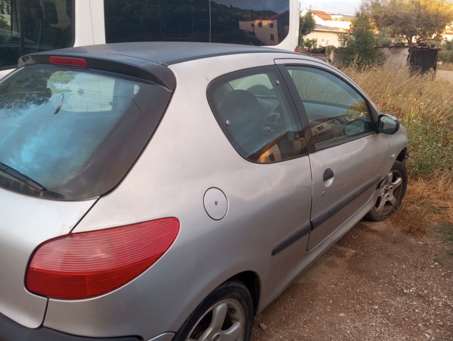Peugeot 206 1.1 Sinistrado