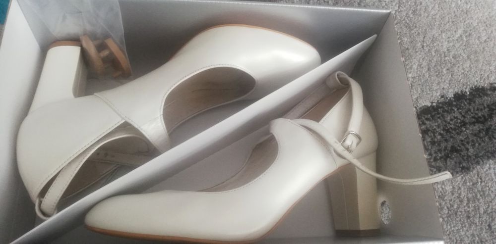 Buty kotyl perła ecru 38