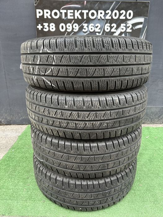 Шини 215/70R15C  Pirelli Carrier зимние комплект.