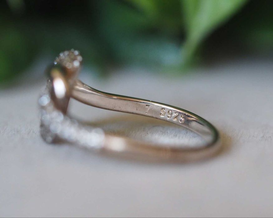 Pierścionek srebrny 925. Przeplatane serce. Na Walentynki. R. 14.