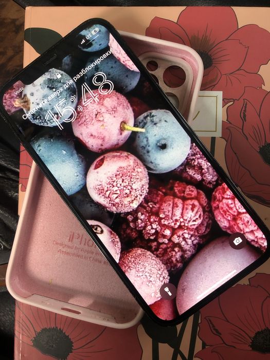 Продам айфон 12 про