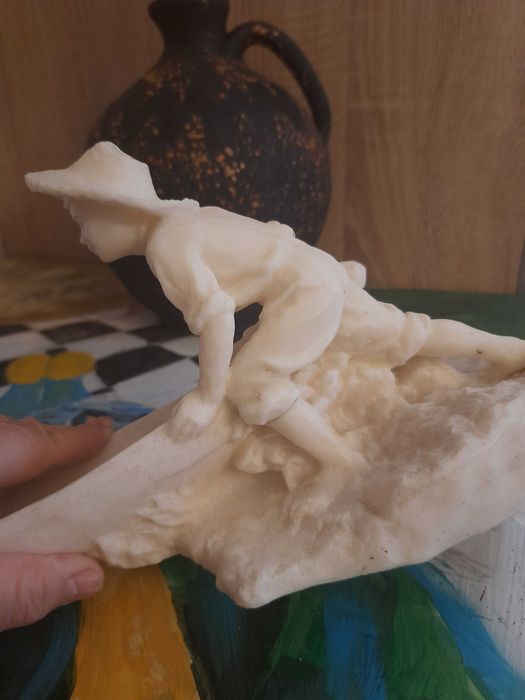 Вінтажна статуетка