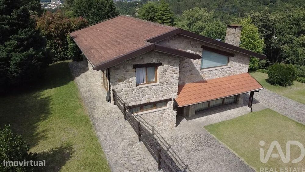 Moradia isolada T4 em São Pedro do Sul, Várzea e Baiões de 223 m2