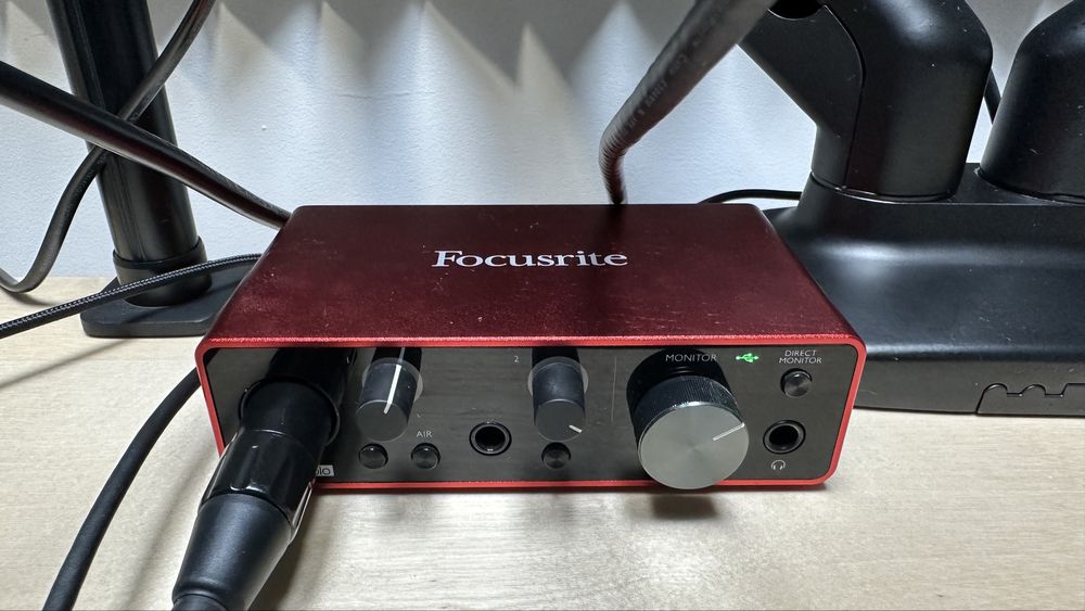 Audio Technica Microphone + Scarlett Solo + Elgato Wave Mic Arm64585266752001122