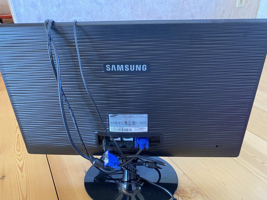 Монітор HP, Samsung та LG flatron