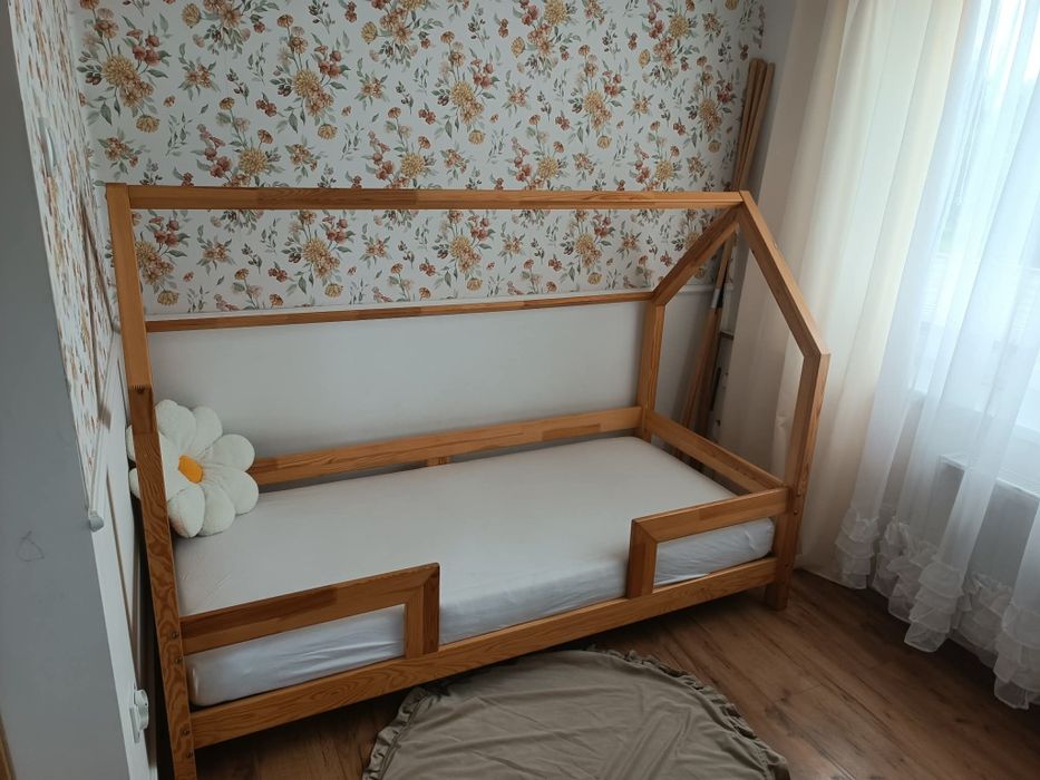 Dziecięce łóżko domek