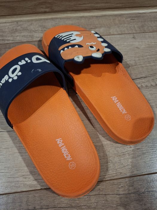 Sandały klapki basenowe