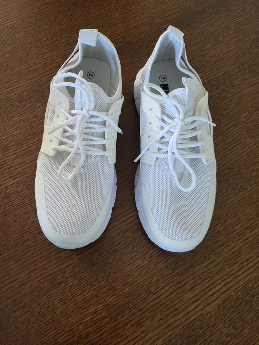 Buty sportowe kobiece