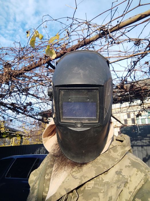 Предлагаю услуги По сварочным кровельным отделочным работам.