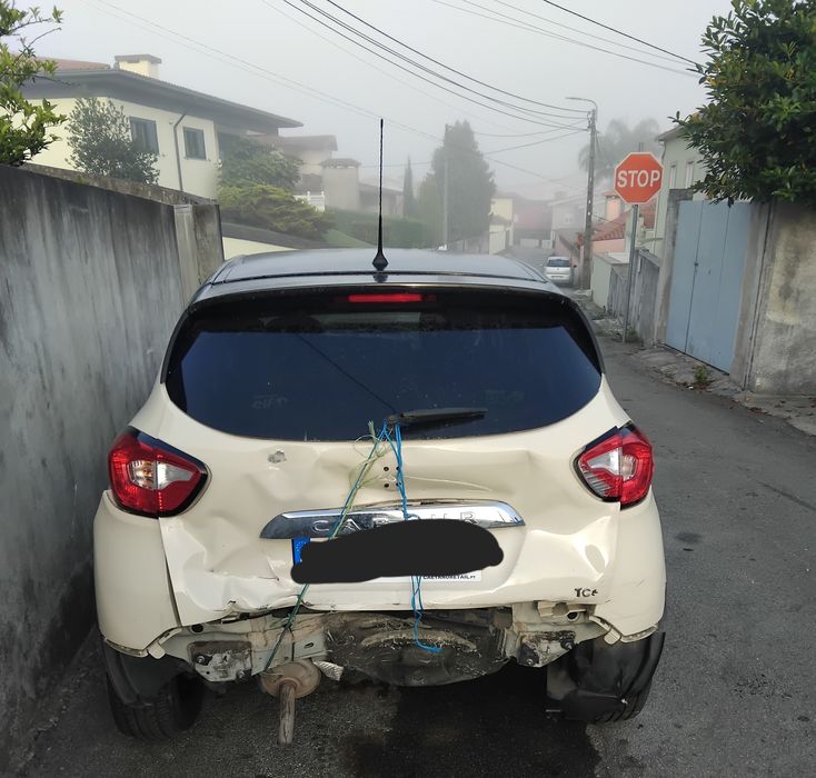 vendo Renault captur 0.9 TCE 90cv nacional 2015 acidentado salvado