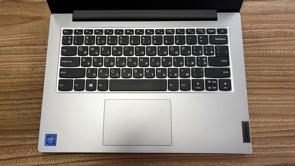 Новий ноутбук Lenovo 14IGL05 81VU007GRA — компактний та практичний