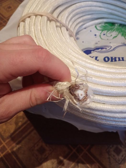 Коксіальний  кабель, радіочастотний . Мідний , броньований.