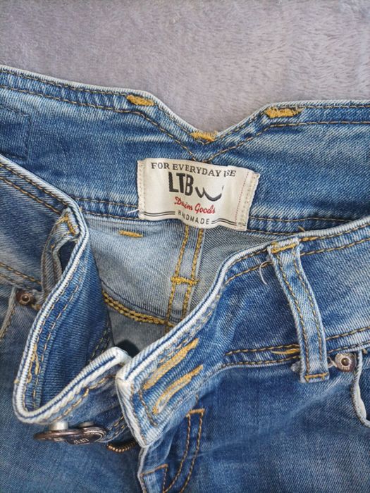 Жіночі джинсові штани