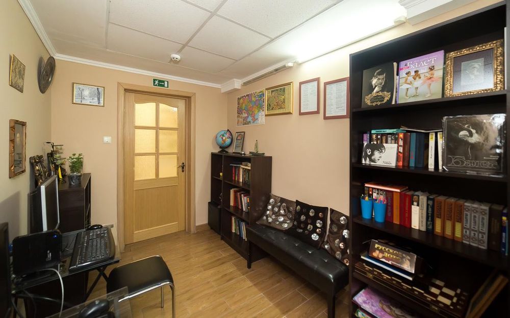 1500 грн. месяц 400 грн. неделя 100 грн. сутки Киевская сеть хостелов