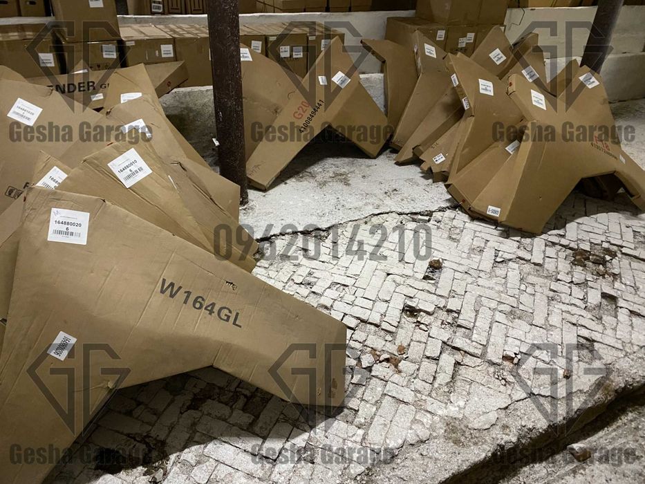 Крила крылья Mercedes мерседес W164 W205 X164 W166 W212 метал алюміній