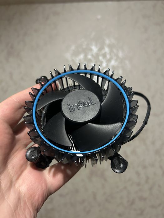 боксовый) кулер Intel,