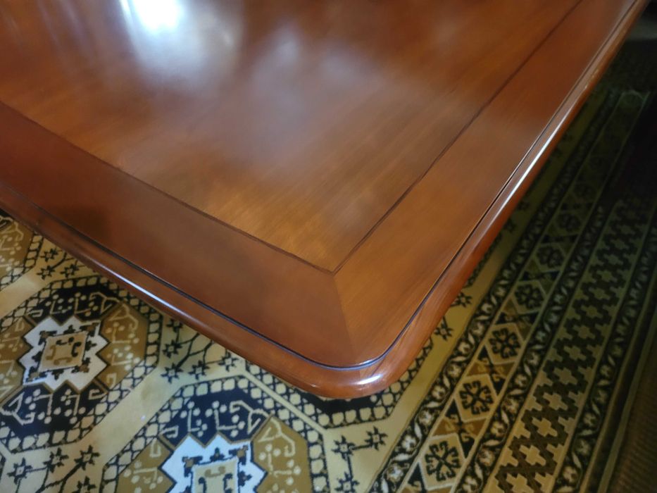 Mesa de sala em madeira maciça - extensível - Só a mesa as cadeiras