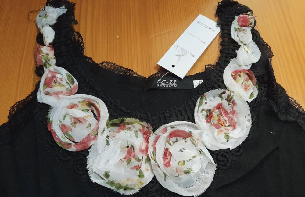 Czarna bluzka na ramiączkach