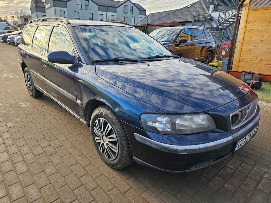 Volvo V70/opłaty aktualne/2001r/2.4diesel/163km/opony zimowe/kombi