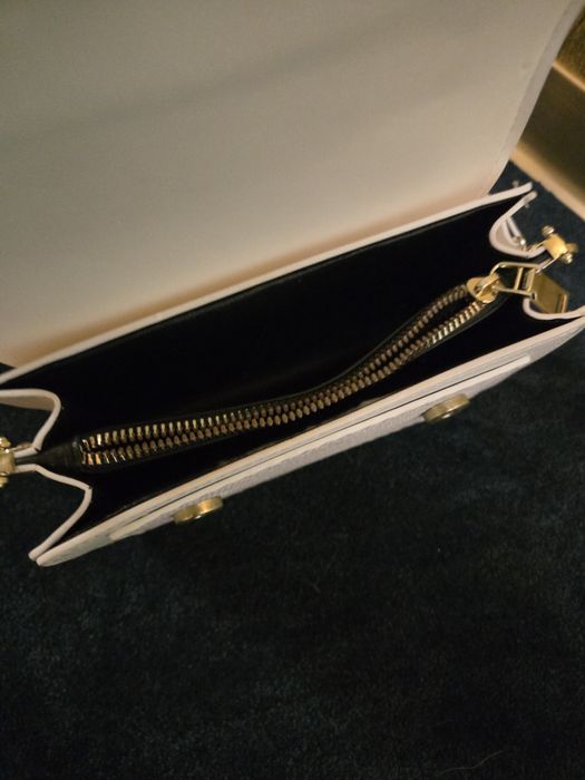 Zgrabna jasna torebka