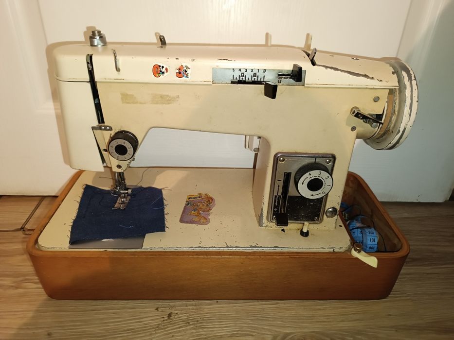 Maszyna do szycia Łucznik walizkowa