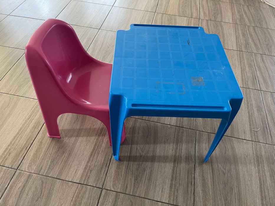 Стол и стул детский Mammut Ikea, пластик