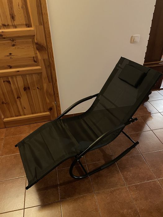 Leżak ogrodowy bujany