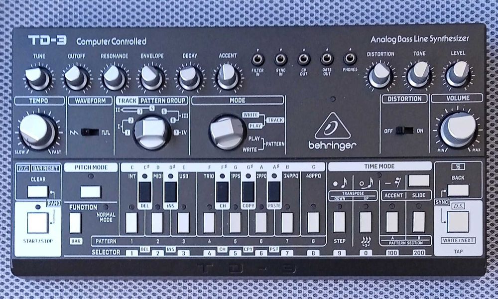 Синтезатор Behringer TD-3-BK