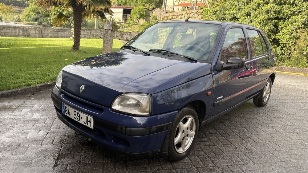 Renault Clio 1997 – Económico e a andar bem