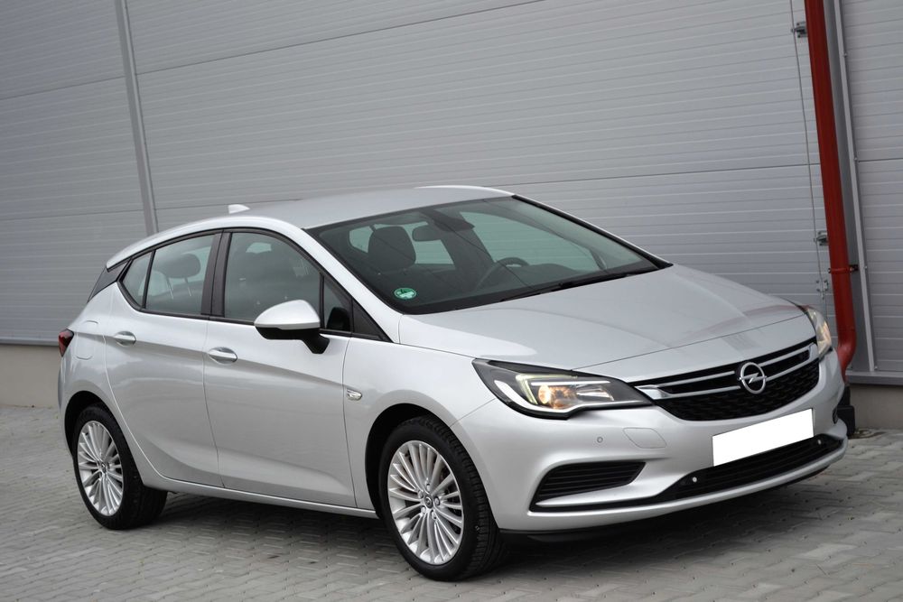 Opel Astra K 1.4 16v 100KM**Navi**Tempomat**Czujniki parkowania