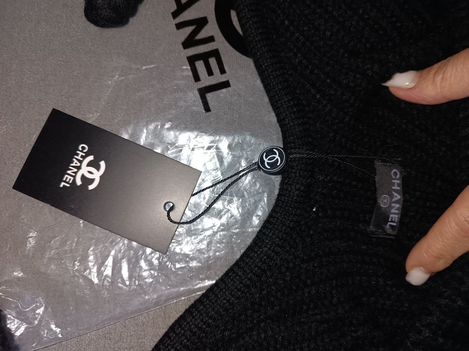 Modna czapka designerska glam