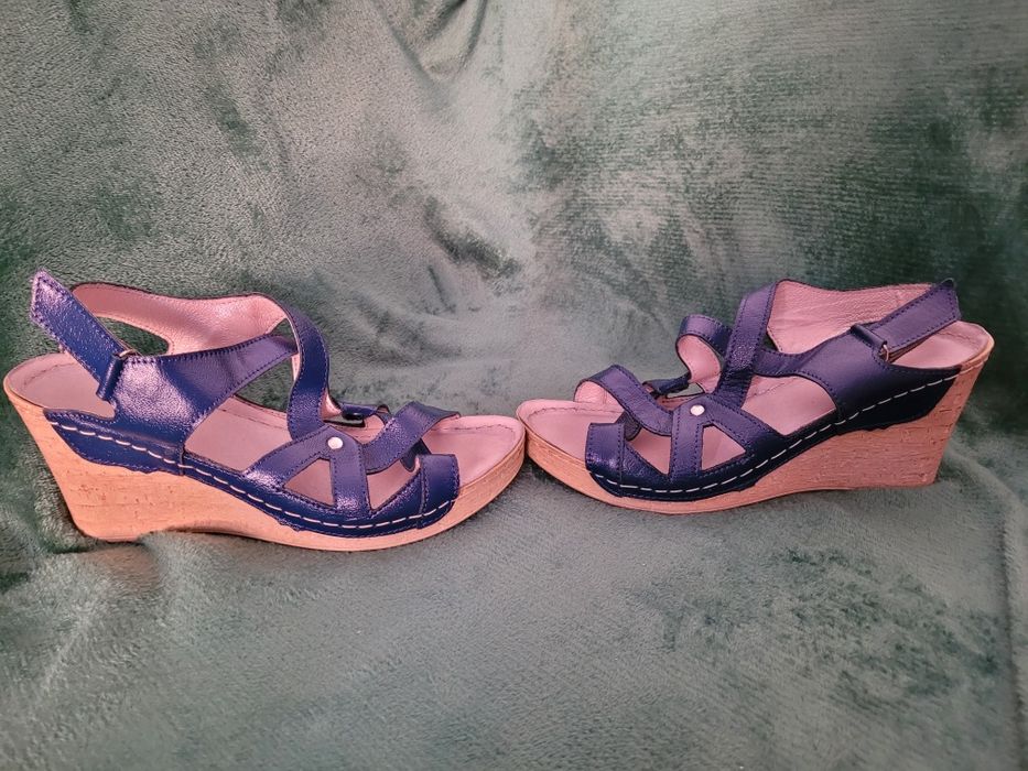 Buty sandały na koturnie rozm 38 Lasocki