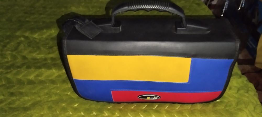 Продам кейс с ДВД дисками,лицензия