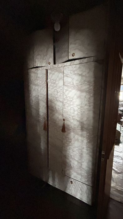 Отдам мебель, шкафы и тумбы